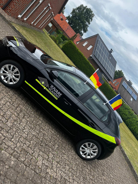 Auto für die Internatsteilnehmer zur freien Verfügung.